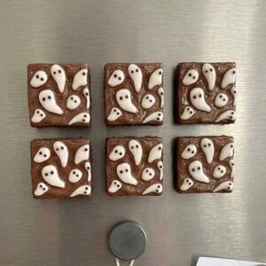 NWT Ghost Brownie Magnets Set of 6 - Handmade - Brown